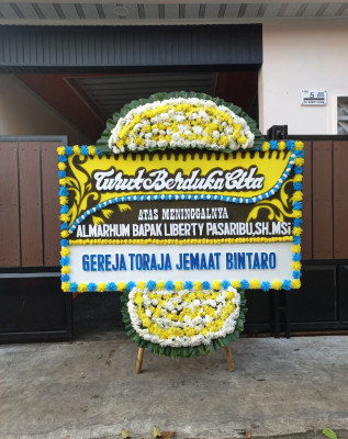 Papan Bunga Duka di Pulau Patai
